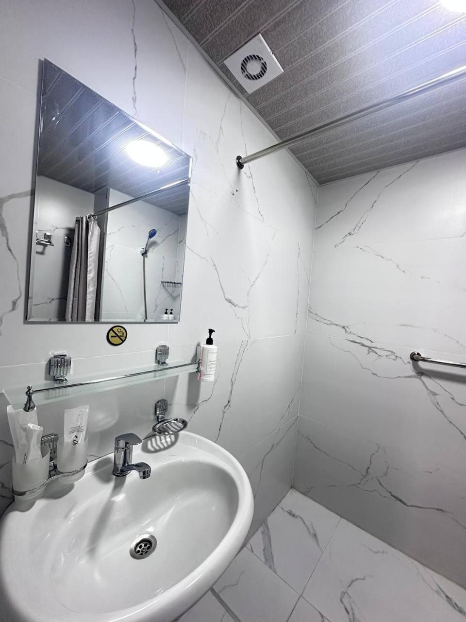 Beshchinor Hotel Ташкент Екстериор снимка
