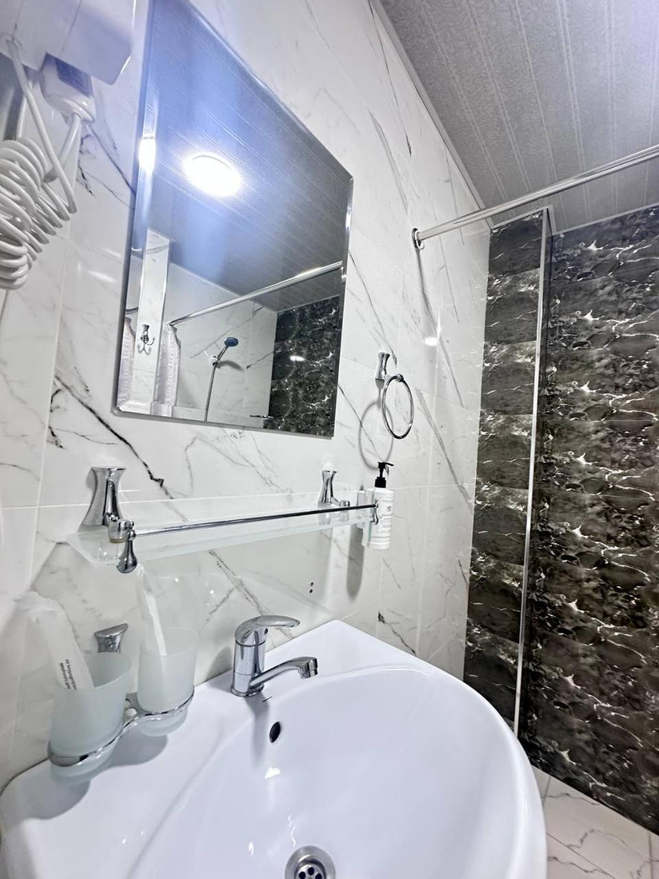 Beshchinor Hotel Ташкент Екстериор снимка